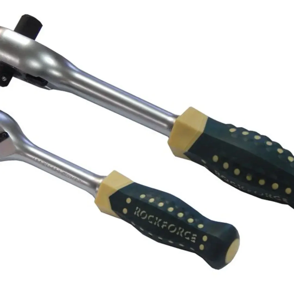 Трещотка реверсивная двухсторонняя с резиновой ручкой 1/2"-3/8"(L-250мм,72зуб.) Rock FORCE RF-802421  RF-802421