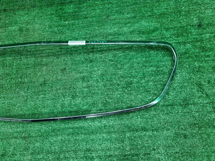 Молдинг решетки радиатора Mercedes E W213 (16-21)