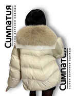 Куртка бежевого цвета