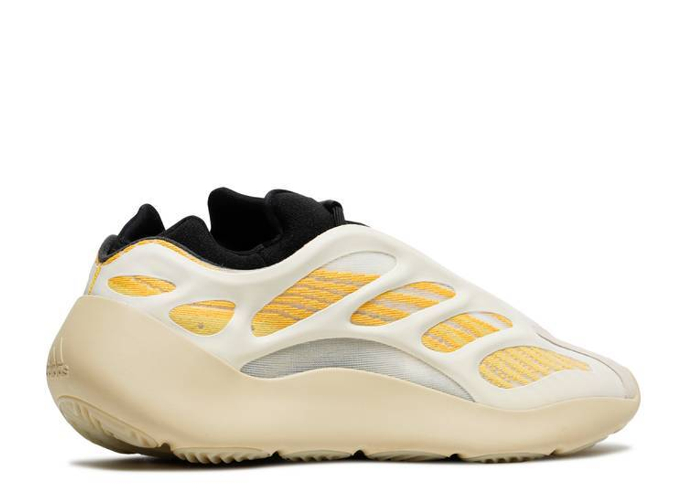 Yeezy 700 V3 "Safflower"