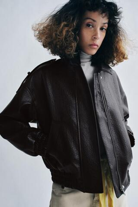 ZARA БОМБЕР ИЗ ИСКУССТВЕННОЙ КОЖИ — ZW COLLECTION, БОРДОВЫЙ