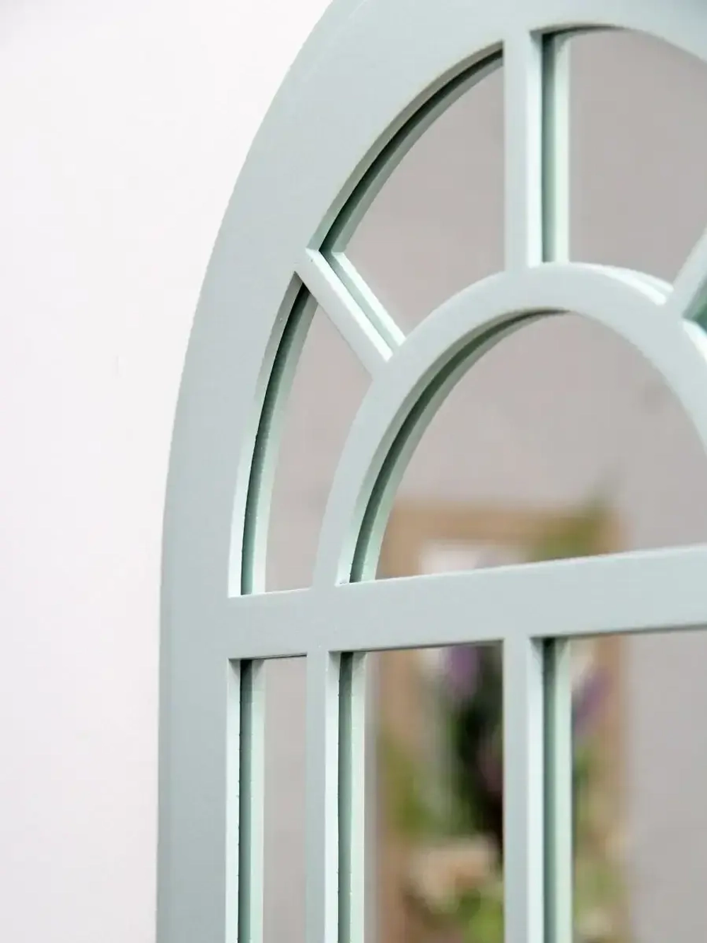 Зеркало настенное для прихожей 66*34 см