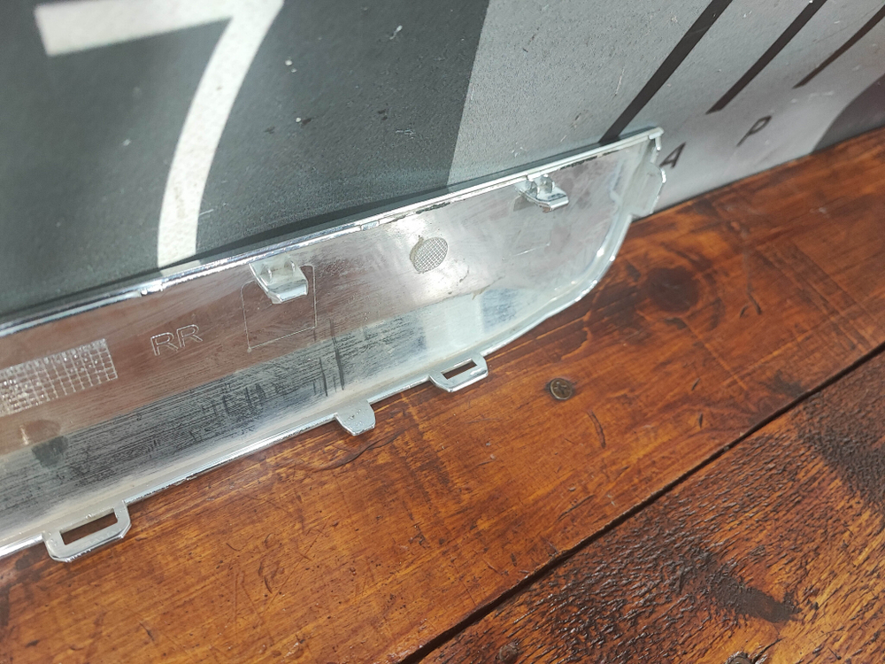 Накладка двери задней правой Chery Tiggo 8 Pro 21-нв Б/У Оригинал 16V0TP910