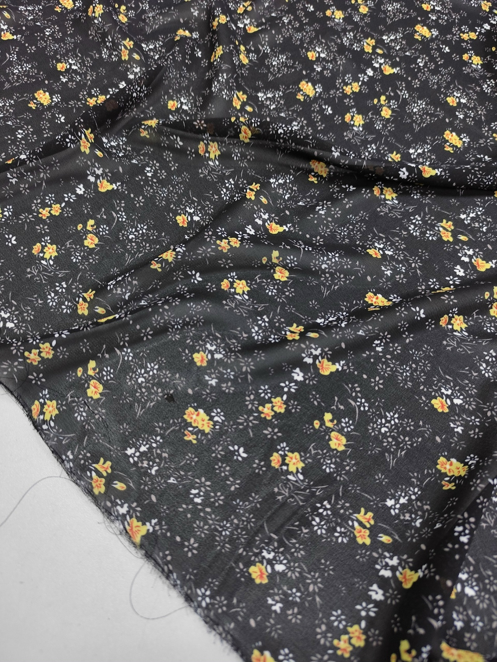 Шифон/ Желтые цветы на черном