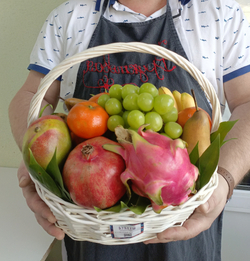 Корзина с фруктами