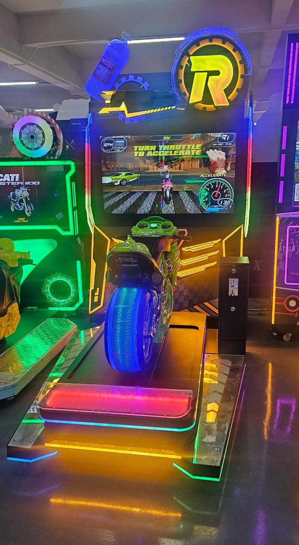 Мото симулятор с видео игрой