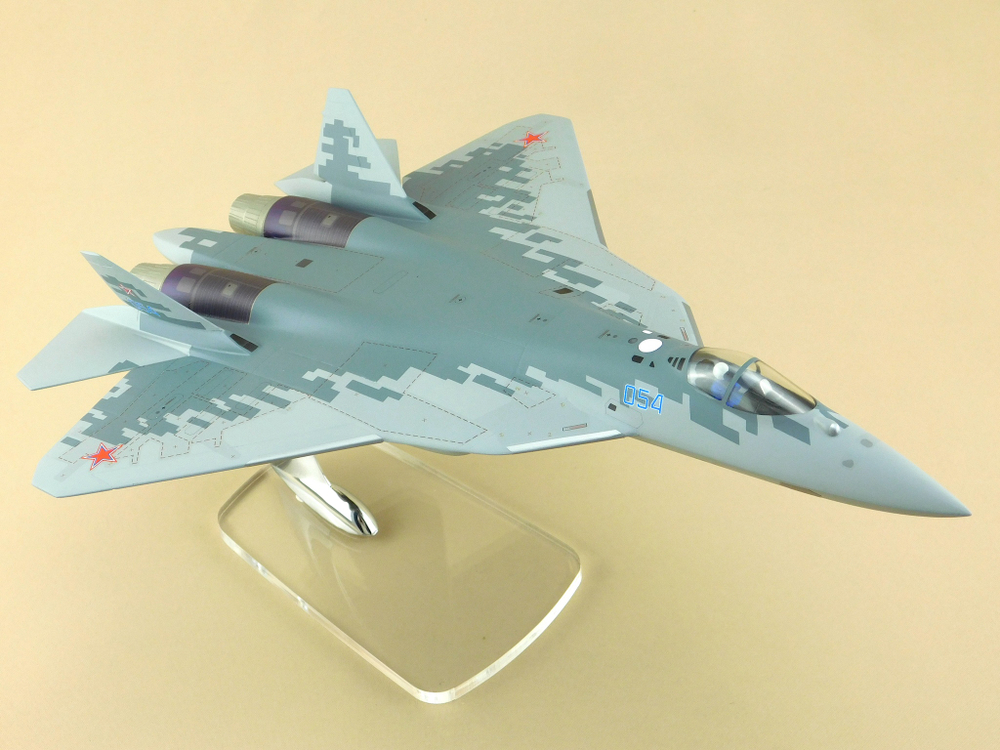 Модель самолета Су-57 (М1:48, 054, Пиксели)