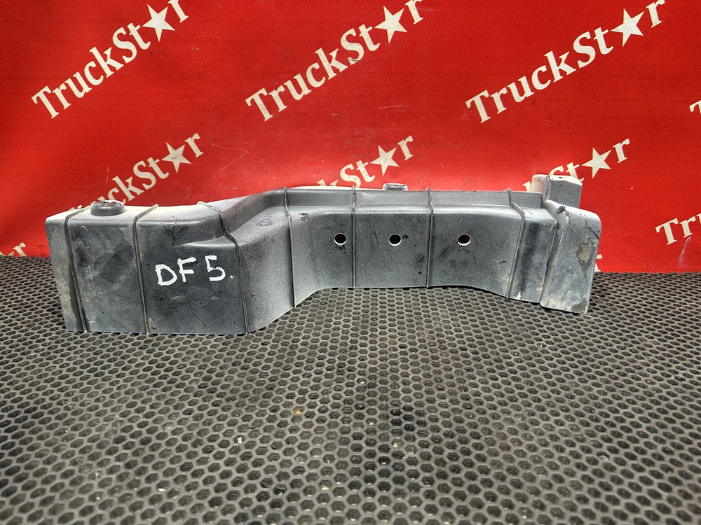 Накладка бампера левая