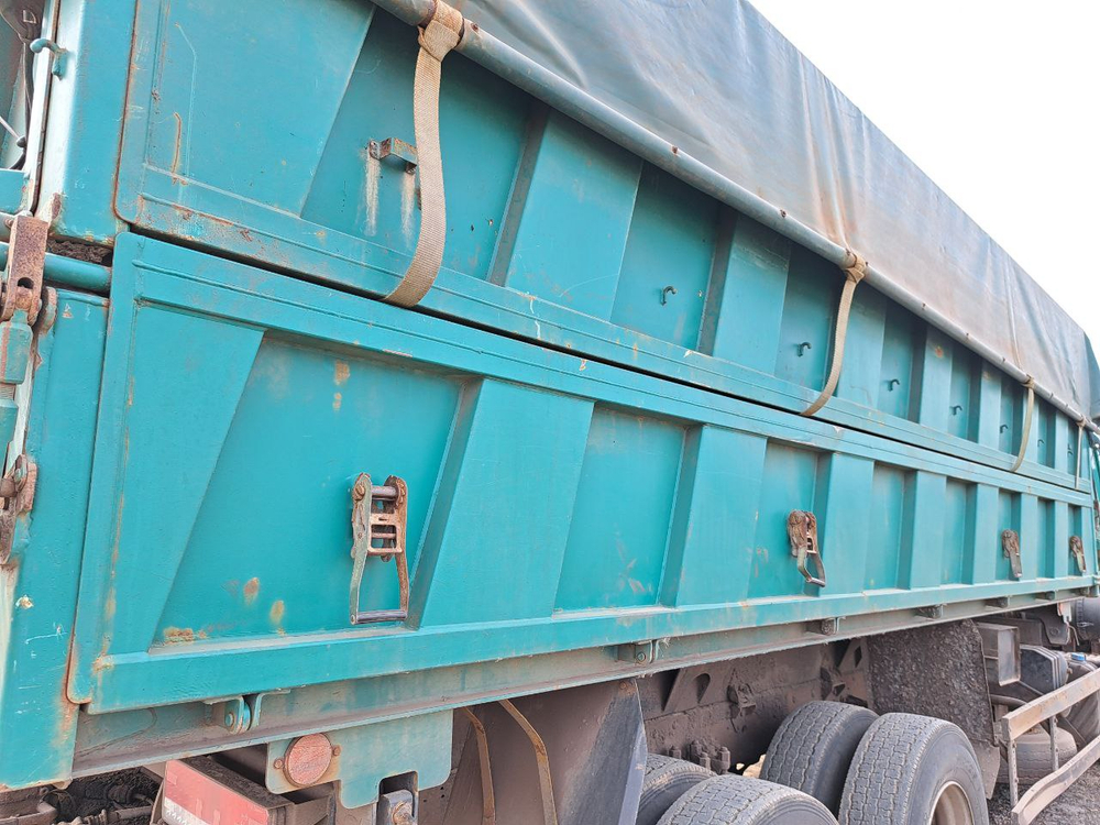 Планета 5529* на шасси КамАЗ 65115 6x4 Зерновоз 552907 (Дизельный, 11,8 л, 300 л.с., МТ)