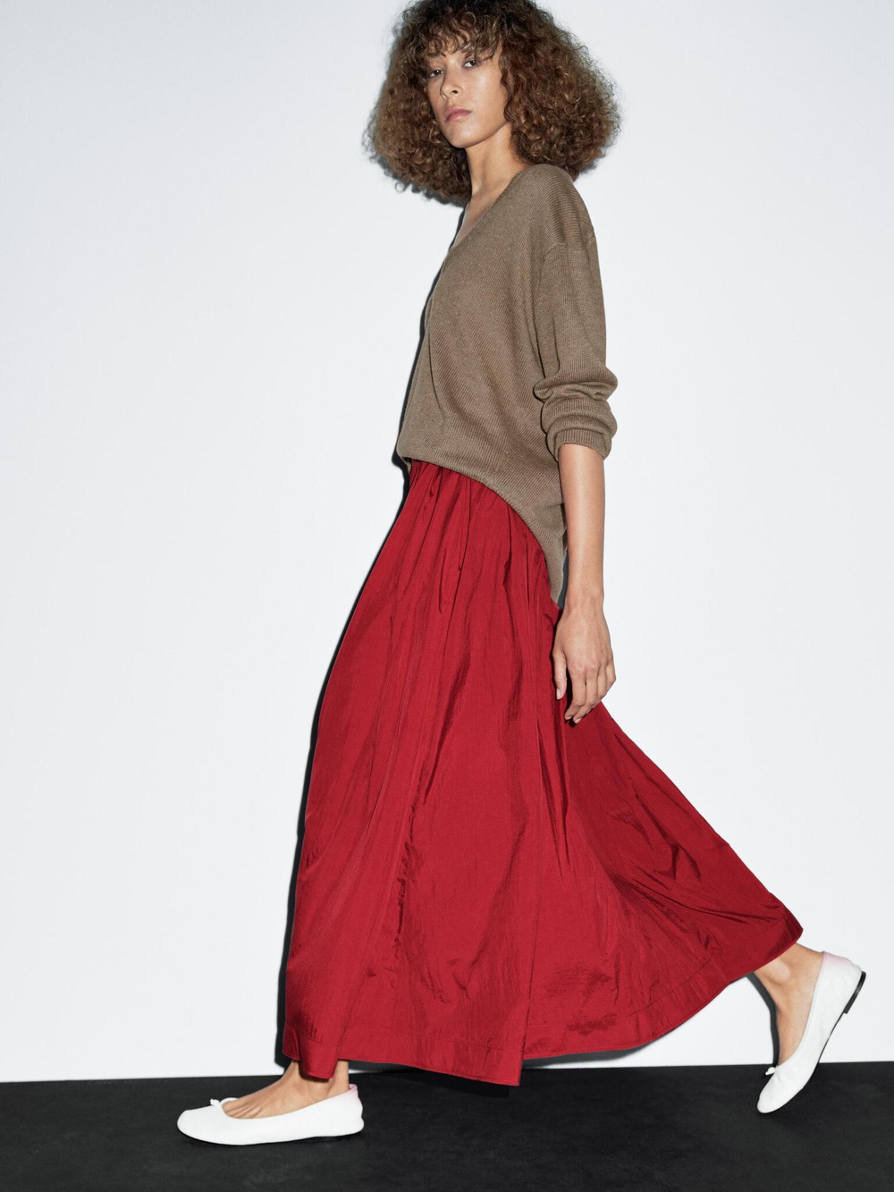 Massimo Dutti Длинная юбка из высокотехнологичной ткани с плиссировкой, красный