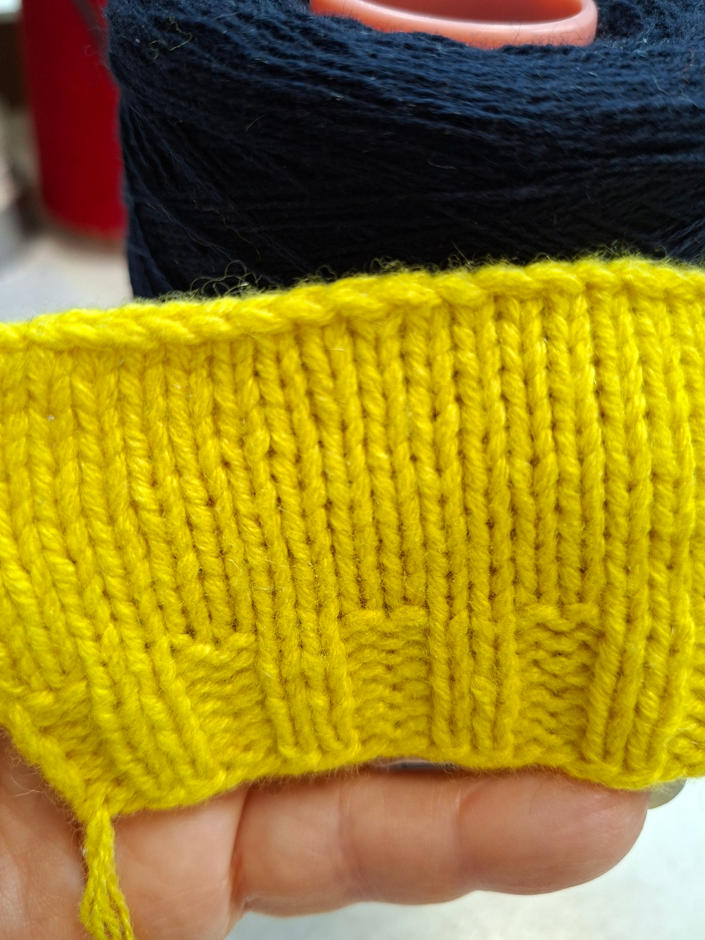 ZERMATT - Modesto Biagioli; 45% меринос, 30% вискоза, 25% кашемир; 1200м/100гр; col.400008; Marino тёмно-синий Тосканская ночь; S708 Есть мал. бобинка 70, 227гр.