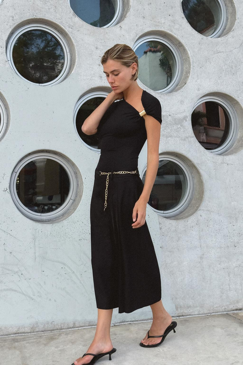 ZARA ТОП АСИММЕТРИЧНОГО КРОЯ ИЗ ПОЛИАМИДА, ЧЕРНЫЙ