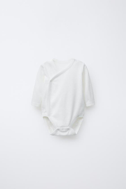 ZARA 0-6 МЕСЯЦЕВ/НАБОР ИЗ ТРЕХ БОДИ С ДЛИННЫМИ РУКАВАМИ И ВОРОТНИКОМ КИМОНО, ЖЕЛТОВАТО-БЕЛЫЙ