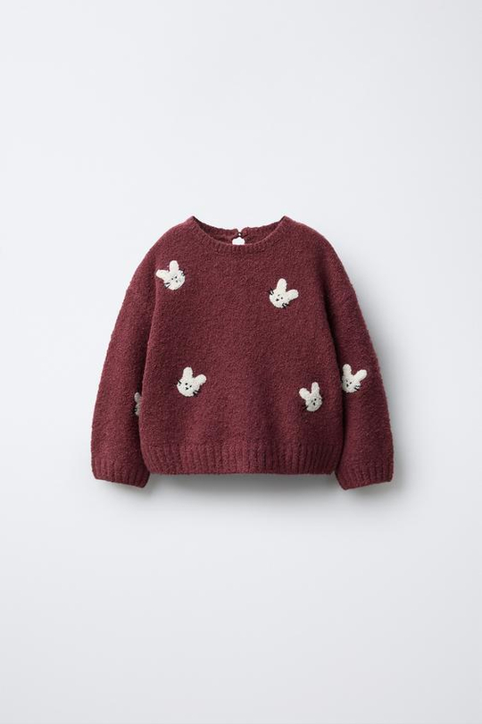 ZARA ВЯЗАНЫЙ СВИТЕР С ВЫШИТЫМИ КРОЛИКАМИ, МАЛИНОВЫЙ