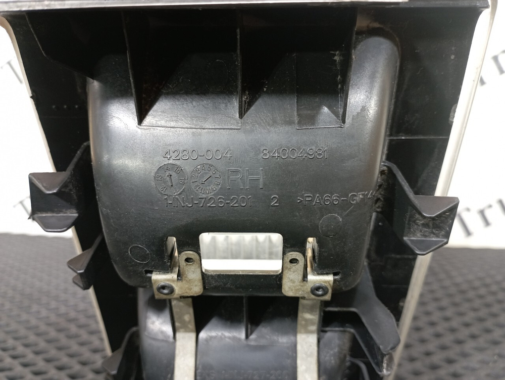 Плафон внутреннего освещения  правый