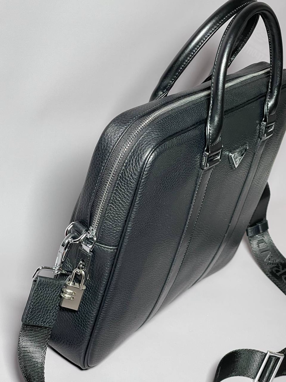 Портфель Prada