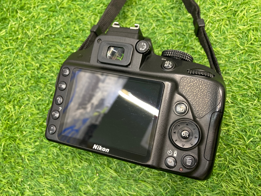 Nikon D3300 + 18-55mm 3.5-5.6G II VR 16100 кадров