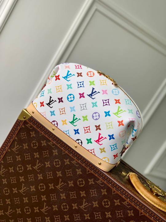 Louis Vuitton Pochette Cosmetique GM