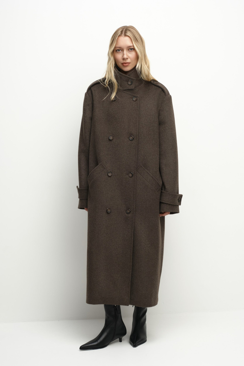 Пальто двубортное со стойкой