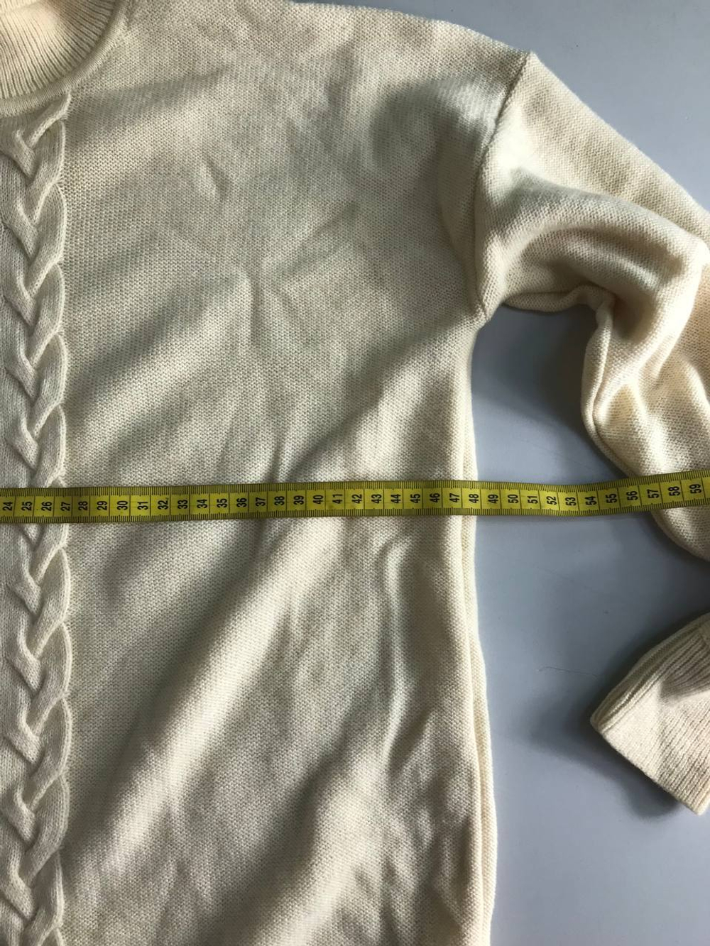 Джемпер Very Neat базового оттенка, маркировка М, визуально на 46 размер