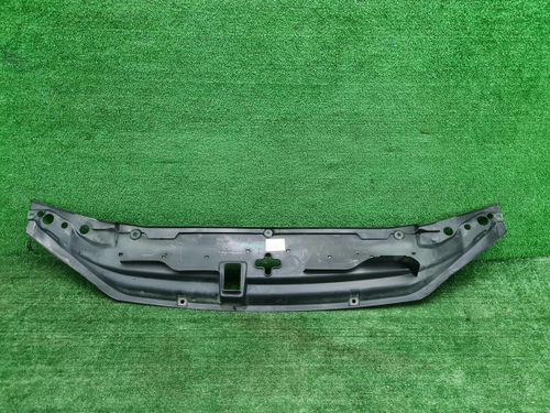 Кожух замка капота Toyota Land Cruiser 200 (15-21)