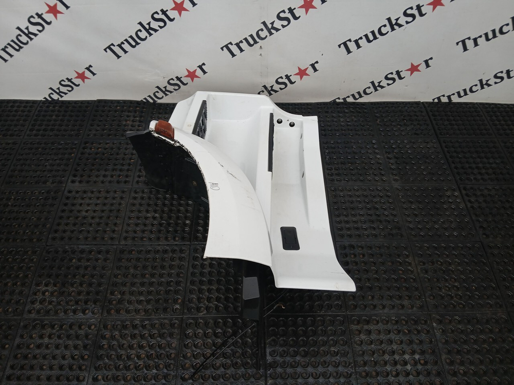 Корпус подножек левый