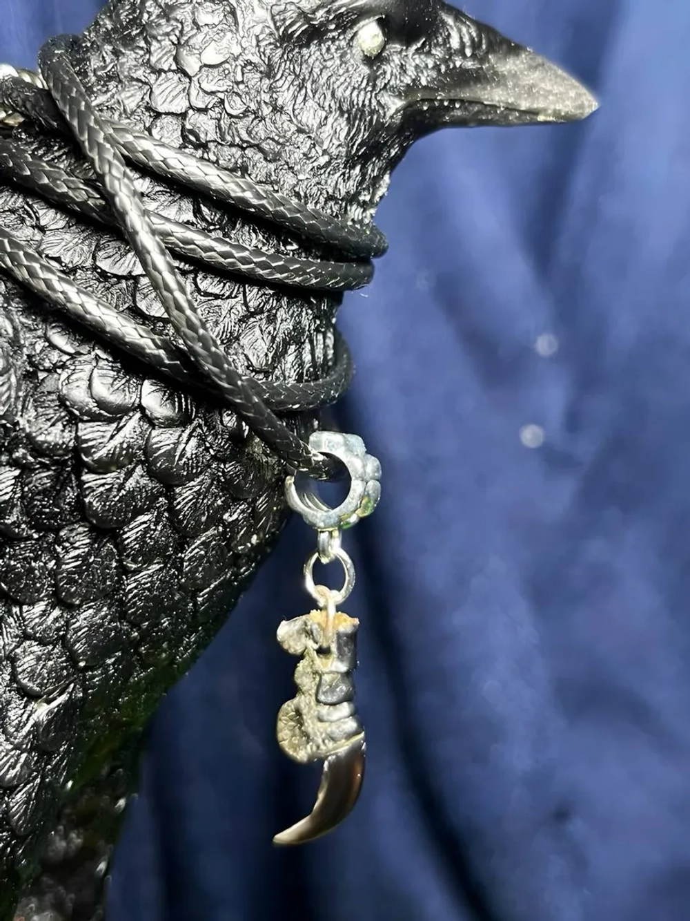 Амулет Коготь Ворона