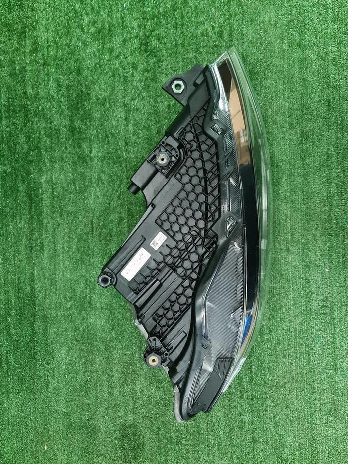 Фара правая VW Caddy 5 (2020-н.в.) LED