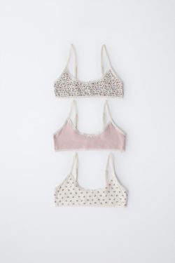 ZARA НАБОР ИЗ ТРЕХ ТОПОВ В ЦВЕТОЧЕК, РОЗОВЫЙ