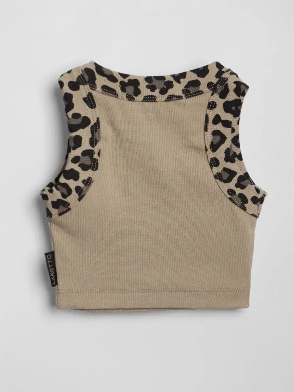 Костюм для девочки с шортами