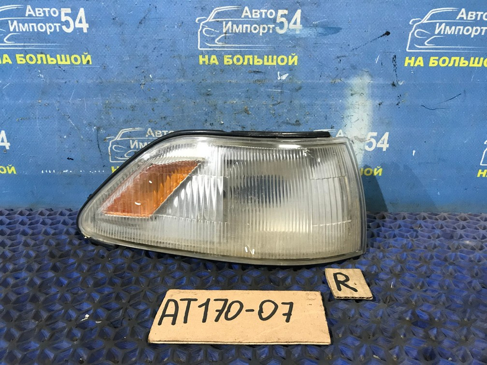 Габарит правый TOYOTA CORONA 1991