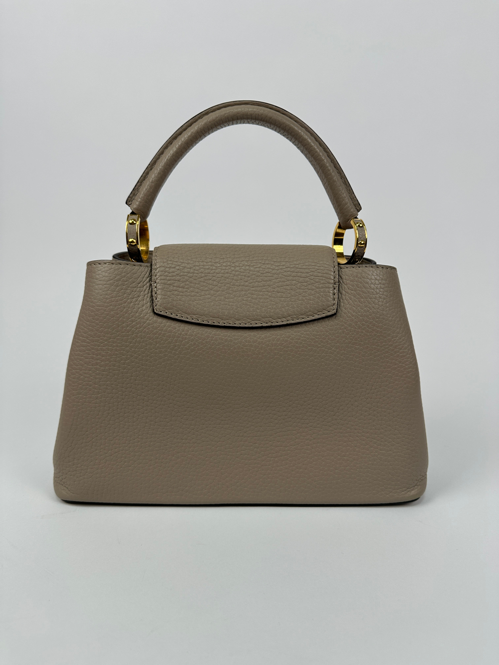 Сумка Louis Vuitton Capucines BB