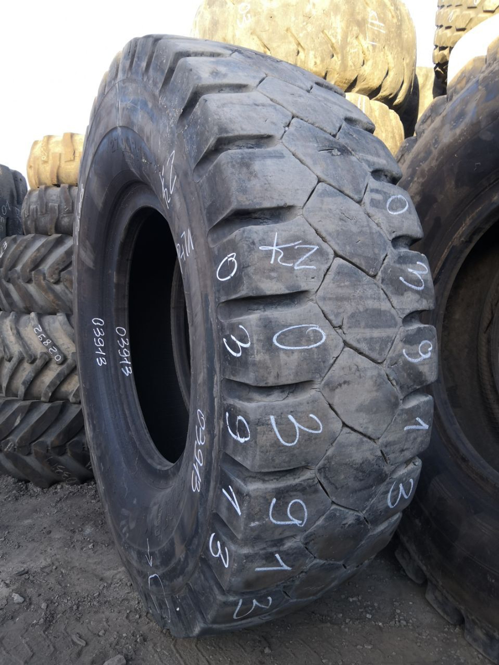 27.00R49 Bridgestone VRDP шина б/у