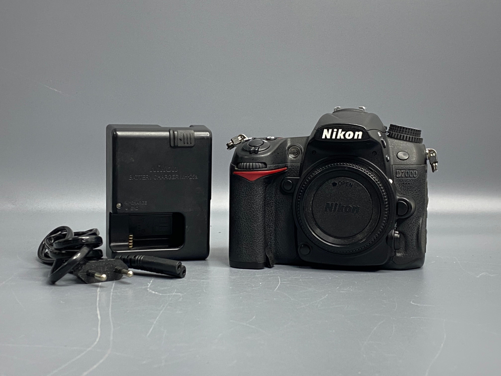 Nikon D7000 70.300 кадров