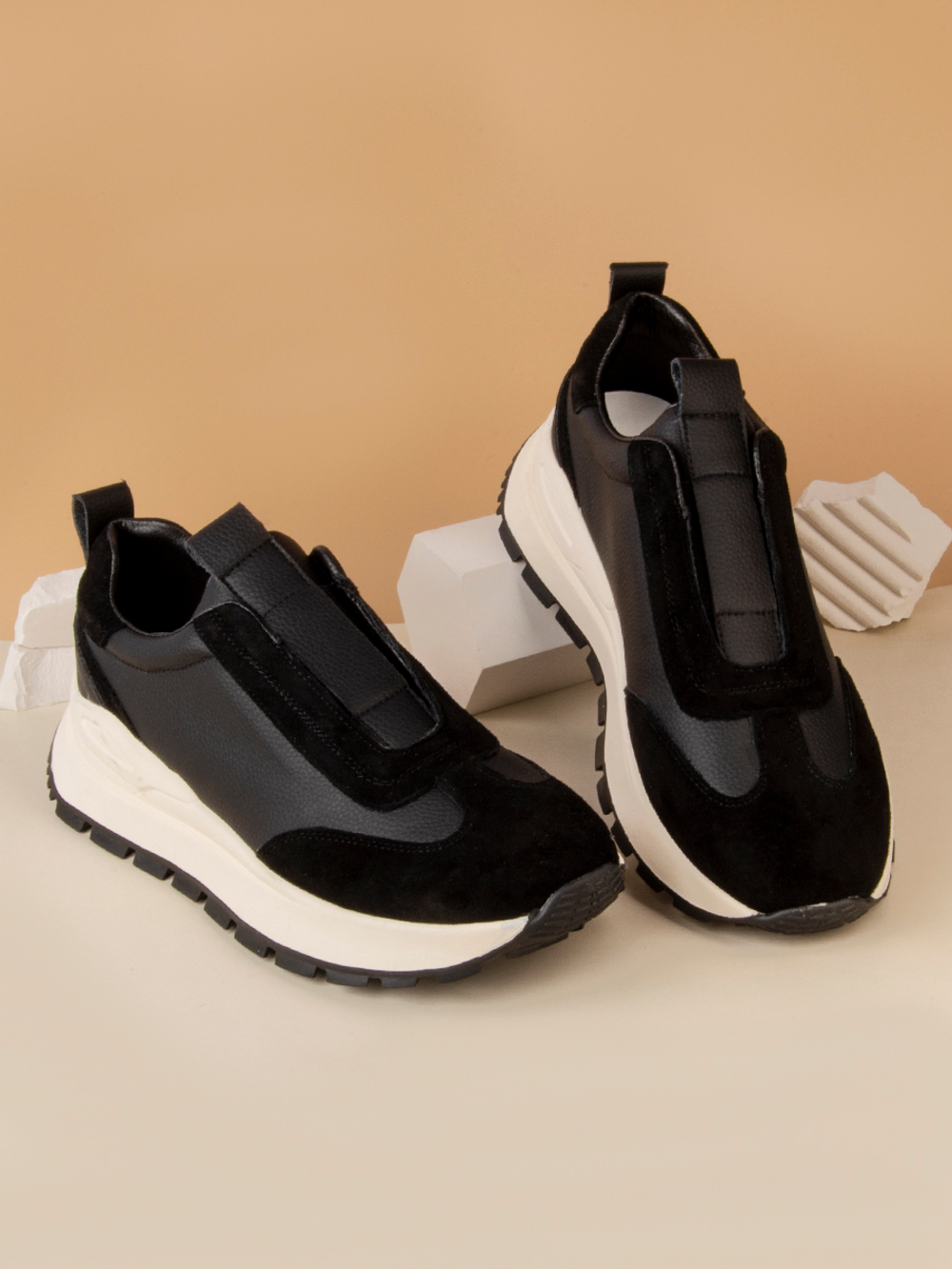 Кроссовки нат. кожа (36-41)р. / шт. HL-49