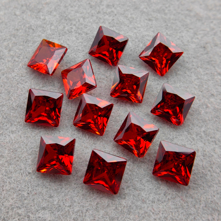 Фианит квадрат, Garnet