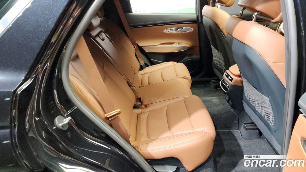 Genesis GV70 2.5T Бензин 2WD (05.2021)