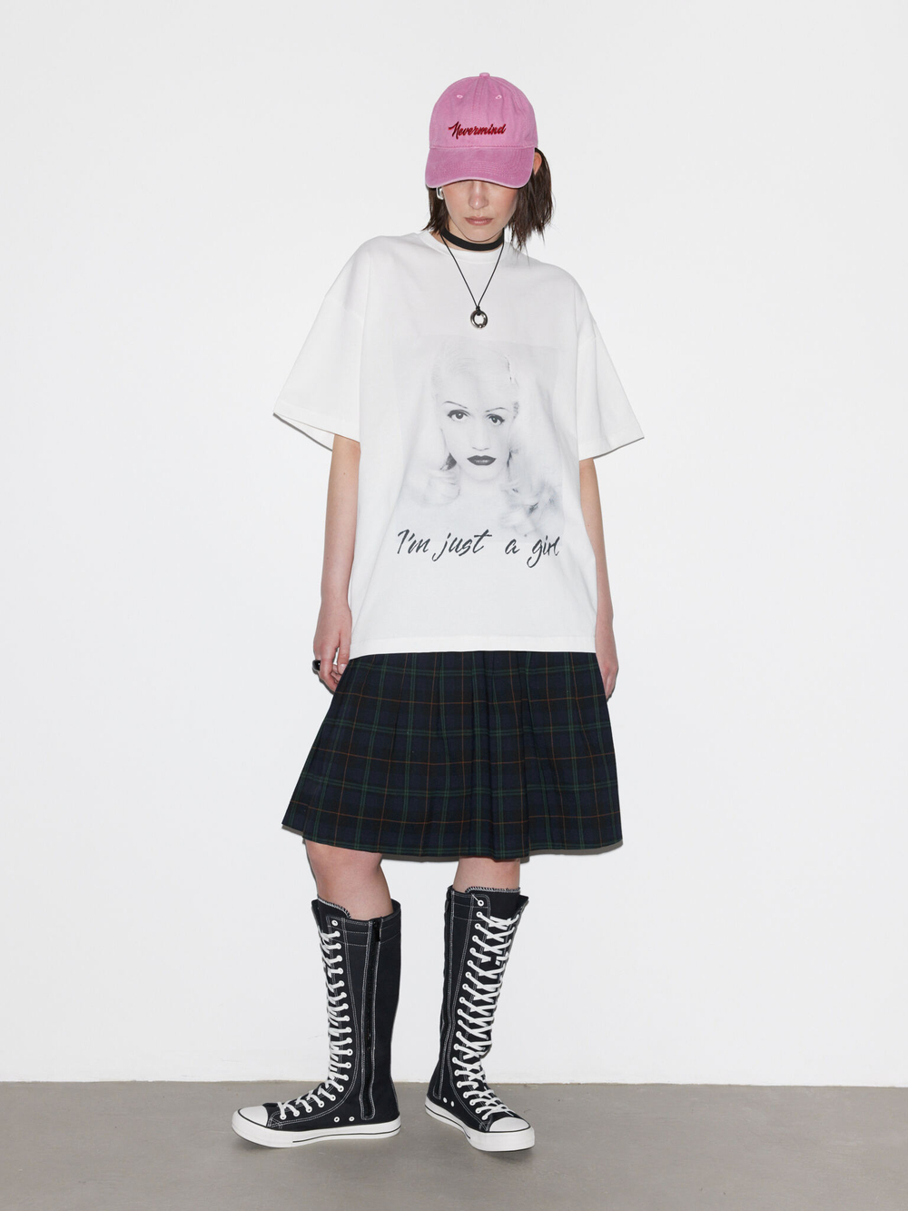 Футболка Just a girl, молочная