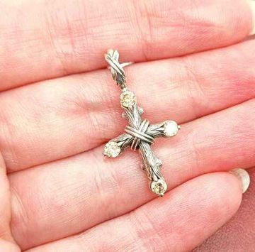 Крест Святой Нины с камнями