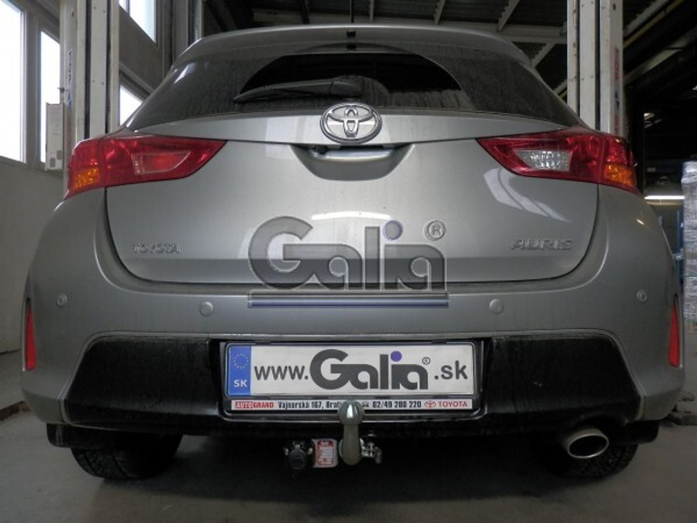 Фаркоп оцинкованный Galia T056C для Toyota Auris хетчбек 2007-2013, 2013-(паспорт и сертификат в комплекте)(без электрики)