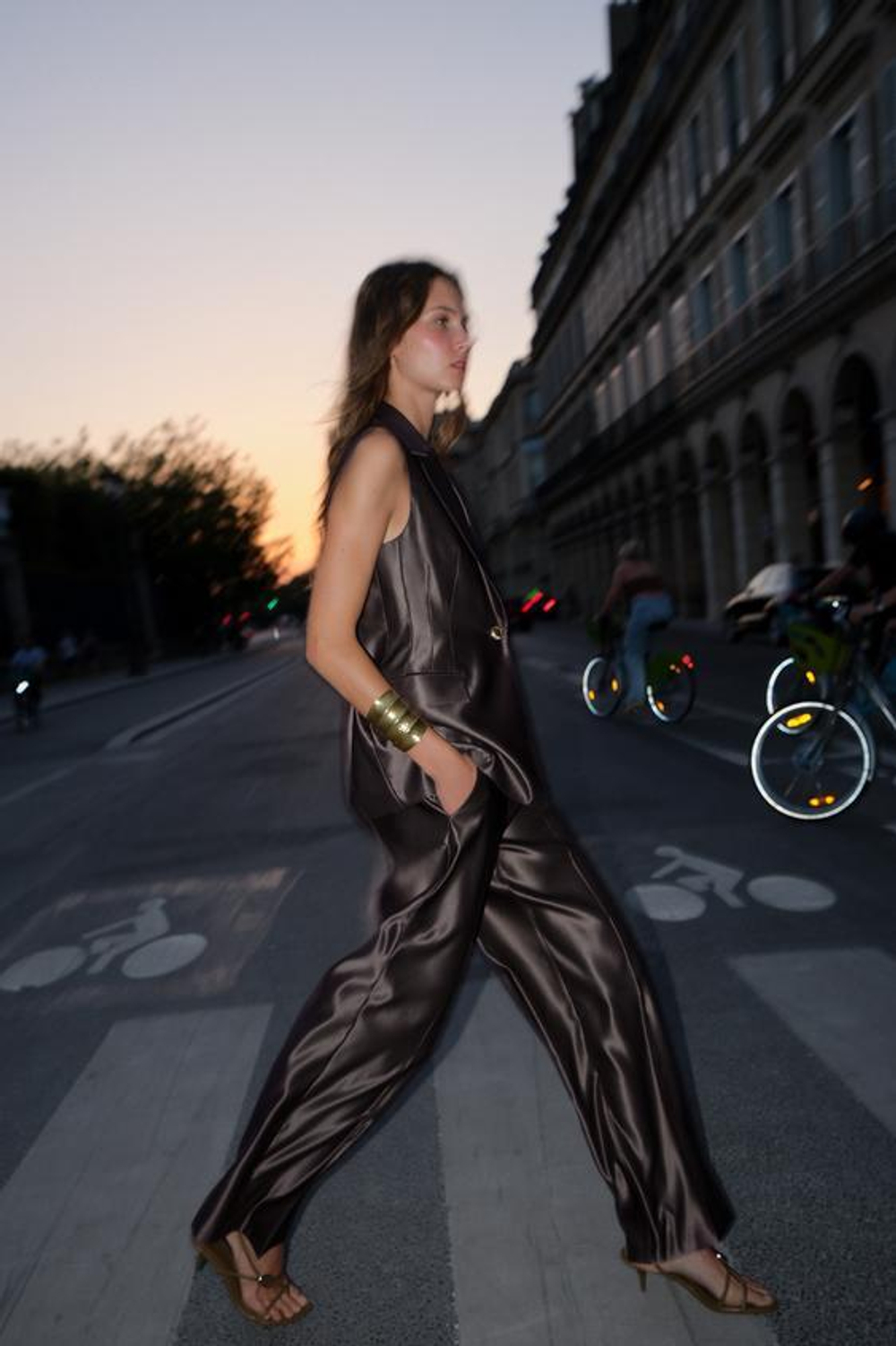 ZARA ПРЯМЫЕ БРЮКИ ИЗ АТЛАСНОЙ ТКАНИ, СЕРО-КОРИЧНЕВЫЙ