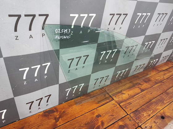 Стекло двери передней правой Mercedes R (W251) 05-17 Б/У Оригинал a2517250210