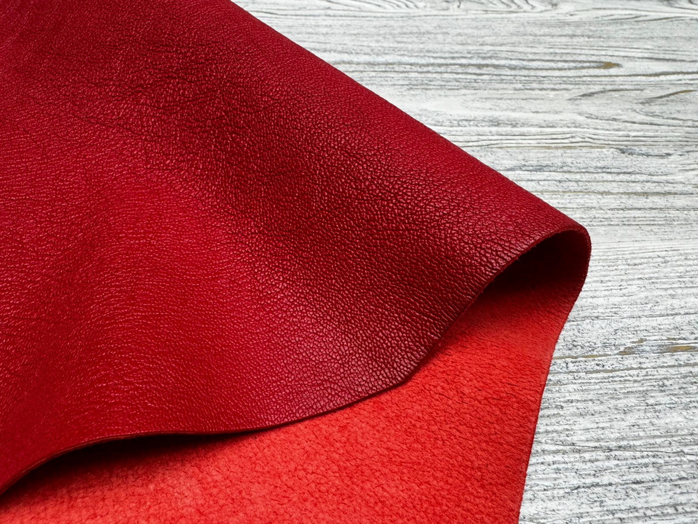 Madras Red (1,3-1,5мм), цв. Красный, натуральная кожа