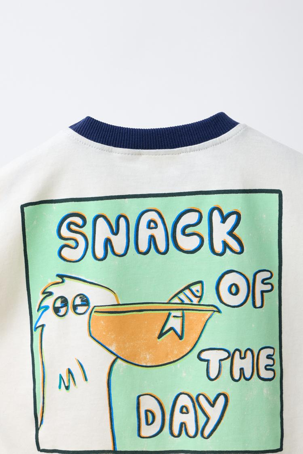 ZARA ФУТБОЛКА С ПРИНТОМ «ПЕЛИКАН», ЦВЕТ СЛОНОВОЙ КОСТИ