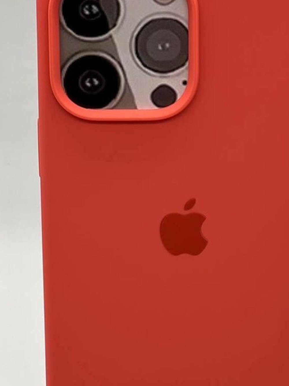 Накладка iPhone 14 Pro силикон красный
