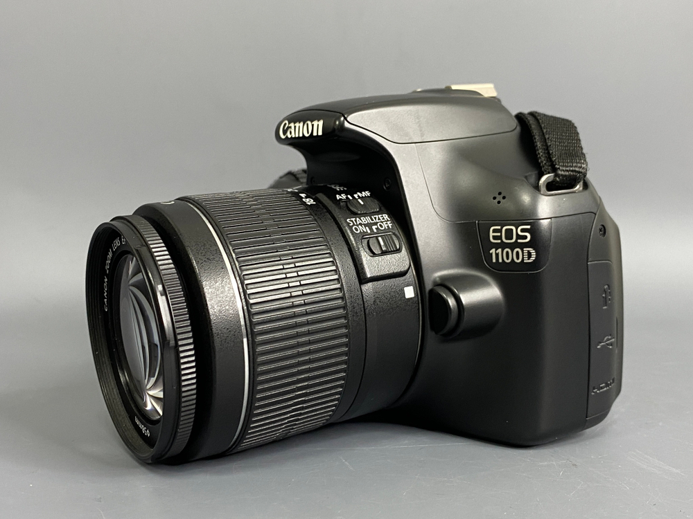 Canon 1100D kit 18-55mm 3.5-5.6 IS II 5000 кадров