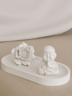 Будда и аромакамень Цветок на подносе