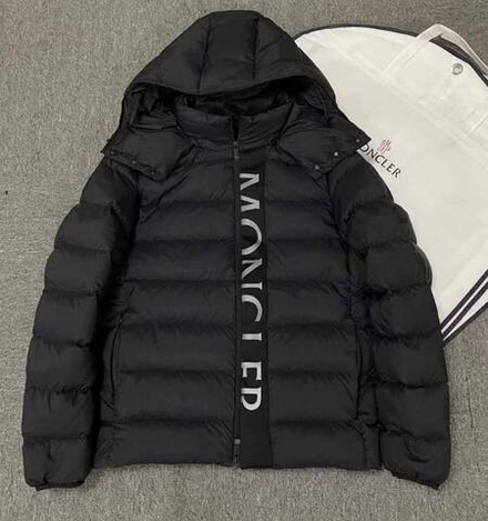 Пуховик Moncler