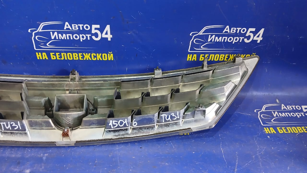 Решетка радиатора NISSAN PRESAGE 2003-2006