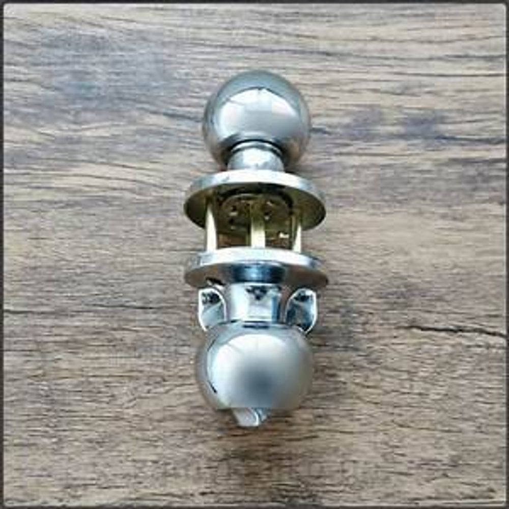 Ручка дверная круглая Avers 6072-01-CR